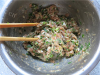 回味无穷的鲜肉月饼做法图解3)