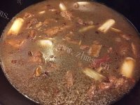 土豆炖牛肉做法图解5)