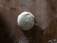 唇齿留香的葱油饼做法图解1)