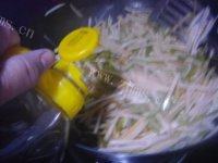 饱满的素炒土豆丝做法图解6)