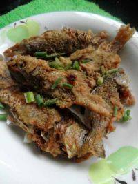 美味的香酥小鲫鱼