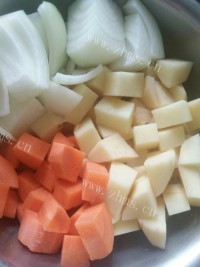 易做的咖喱牛肉做法图解2)
