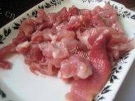 家常菜鱼胶瘦肉汤做法图解3)