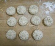 自家味道的小笼包做法图解6)