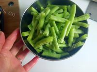 四季豆焖面做法图解3)