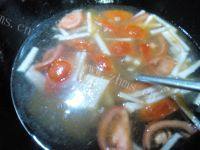 「首发」西红柿鸡蛋白萝卜汤的做法图解六