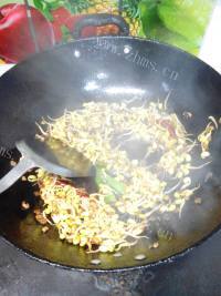 美味的豆芽粉丝做法图解3)
