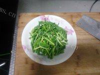 记忆中的蒜苔炒肉做法图解2)