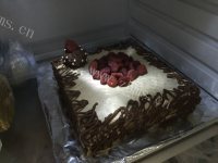 自制草莓巧克力蛋糕做法图解33)