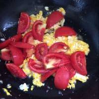 可口的西红柿鸡蛋拌面的做法图解六
