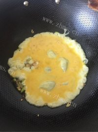 色泽鲜亮的木须瓜片做法图解4)