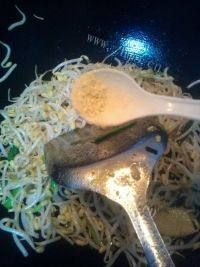 诱人的韭菜炒豆芽做法图解7)