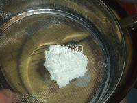 美味的斑马纹戚风蛋糕做法图解6)
