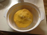 自制南瓜花样馒头做法图解3)