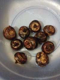 美味的莲藕焖羊肉做法图解3)