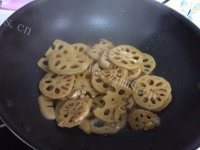 家常菜酸辣莲藕做法图解4)
