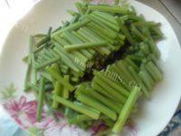 家常菜蒜苔炒腊肉做法图解3)