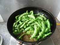 好吃的五花肉炖豆角做法图解9)