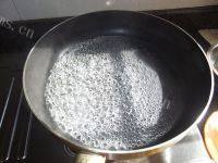 下饭的芹菜炒鱿鱼做法图解3)