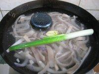 在家做的肉皮冻做法图解6)