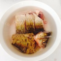 口感丰富的清炖鲫鱼做法图解3)