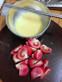 营养丰富的番茄炒鸡蛋做法图解1)