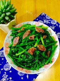 家常菜腊肠炒芥兰