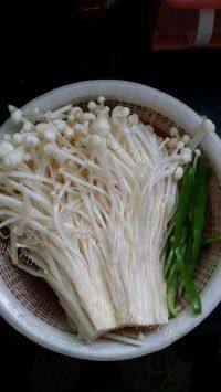 家常菜蚝油金针菇做法图解1)