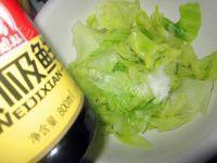 家常菜凉拌手撕包菜做法图解7)