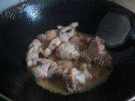 好吃的板栗烧肉做法图解4)