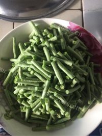 美味营养的素炒豇豆做法图解1)