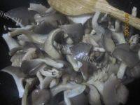 简单版蘑菇炒肉