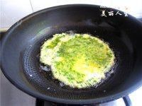 「家有大厨」香椿鸡蛋饼做法图解8)