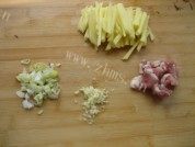 美味的豇豆炒土豆丝做法图解3)
