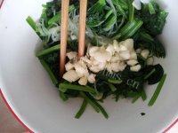 家常菜拌菠菜做法图解5)