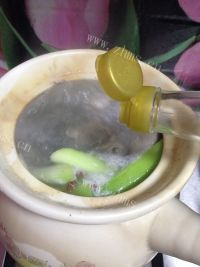 美味的羊排萝卜汤做法图解9)