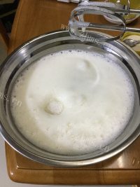自制蔓越莓戚风蛋糕做法图解15)