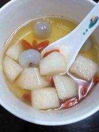 自己做的冰糖炖雪梨