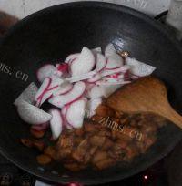 酥嫩萝卜烧肉做法图解10)
