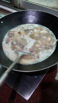 美味的花生焖猪尾