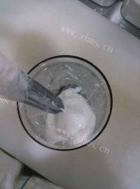 雪碧雪顶冰淇淋做法图解3)