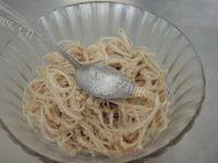 味道香醇的油泼金针菇做法图解7)