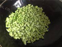 家常菜毛豆炒萝卜干做法图解3)