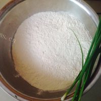 喷香的香葱千层饼做法图解1)