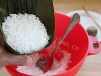 可口的绿豆沙水晶粽做法图解5)
