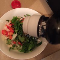 美味的凉拌皮蛋做法图解5)