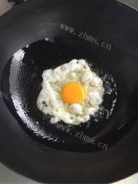 煎鸡蛋做法图解1)