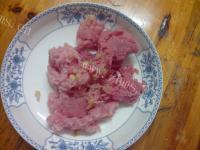 美味的芹菜蒸饺做法图解4)