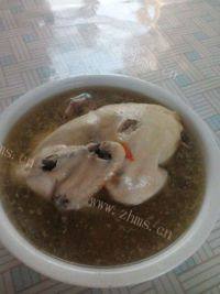 美味的参鸡汤