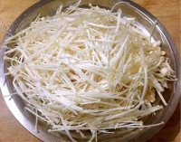 美味的麻辣金针菇做法图解3)